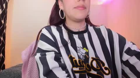 Stand and Rose online show from March 26, 2026, 5:35 am