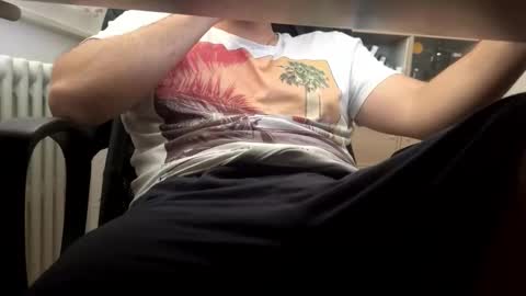 stang_ online show from September 14, 2025, 4:06 pm