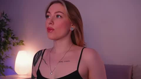 Snapshot of stanovaya300kg chatting on February 23, 2026, 12:57 pm Kristina online show from February 23, 2026, 12:57 pm