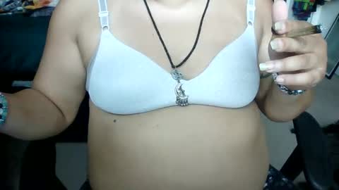 Snapshot of starella___saxxxton chatting on October 1, 2025, 1:28 pm starella___saxxxton online show from October 1, 2025, 1:28 pm