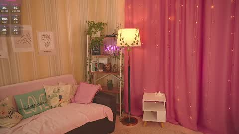 Chloe online show from March 30, 2026, 11:33 am