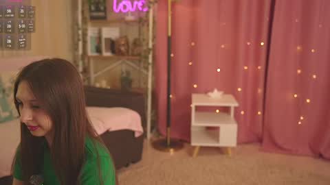 Chloe online show from April 12, 2026, 12:43 pm