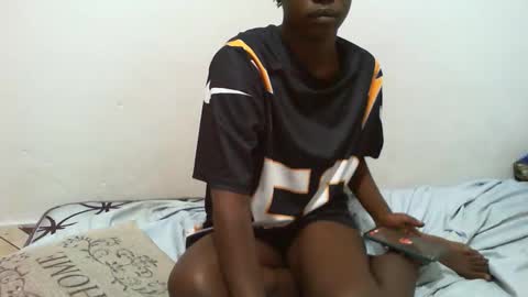 Snapshot of starry_sweetie chatting on September 17, 2025, 10:00 pm sweetgirl online show from September 17, 2025, 10:00 pm