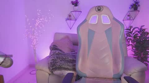 Yoko online show from September 15, 2025, 12:27 pm