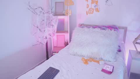 Yoko online show from October 21, 2025, 1:34 pm