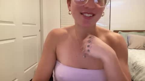 Snapshot of stassiethatsororitygirl chatting on January 17, 2025, 11:29 pm Stassiethatsororitygirl online show from January 17, 2025, 11:29 pm