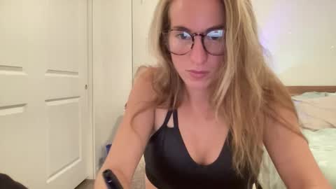 Snapshot of stassiethatsororitygirl chatting on January 20, 2025, 11:43 pm Stassiethatsororitygirl online show from January 20, 2025, 11:43 pm