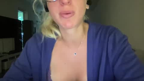 Snapshot of stassiethatsororitygirl chatting on October 4, 2025, 11:52 am Stassiethatsororitygirl online show from October 4, 2025, 11:52 am