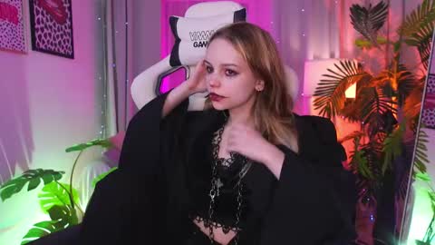 MONICA online show from October 15, 2025, 2:06 pm