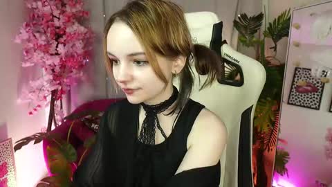 MONICA online show from November 15, 2025, 1:18 pm