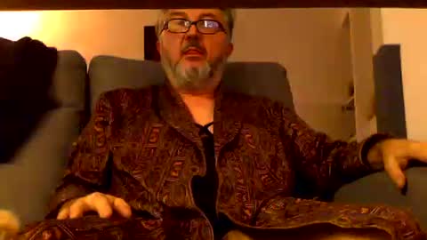 steb06 online show from November 30, 2025, 8:24 pm