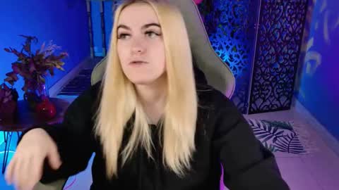 stef_nicks online show from September 29, 2025, 5:23 am