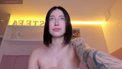 Stefa Gomez  online show from February 22, 2025, 11:46 am