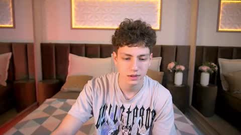 Esrefan online show from February 10, 2026, 7:18 pm