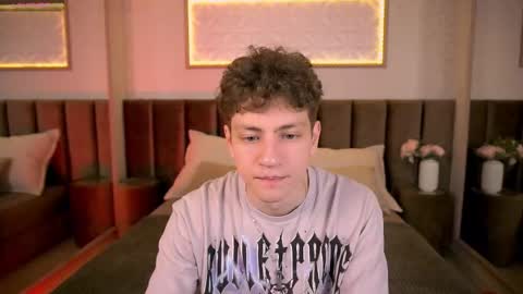 Esrefan online show from February 19, 2026, 7:32 pm