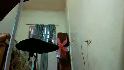 stefania online show from October 3, 2025, 7:27 am