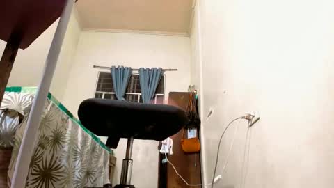 stefania online show from November 17, 2025, 12:11 pm