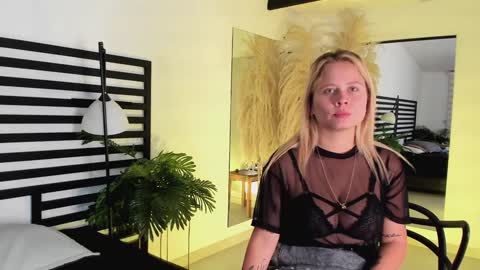 Stefanny   online show from December 27, 2024, 12:56 pm