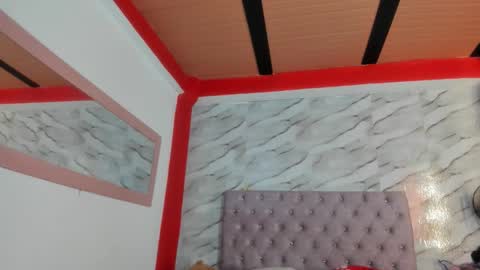 stefany_andruw online show from December 1, 2025, 3:22 am