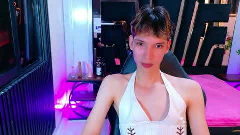 stefany piink online show from April 1, 2026, 1:41 pm