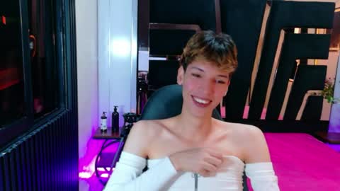 stefany piink online show from April 3, 2026, 1:09 pm