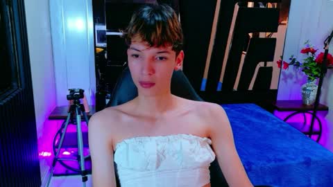 stefany piink online show from April 8, 2026, 12:16 pm