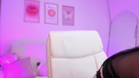 Steff online show from February 9, 2025, 11:25 pm