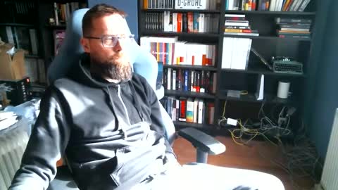 Snapshot of stefffg chatting on October 5, 2025, 9:07 am MeStef online show from October 5, 2025, 9:07 am