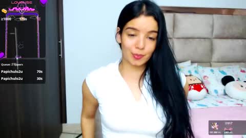 Stefany online show from February 19, 2025, 1:18 am