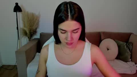 stel1aarttua online show from February 20, 2025, 9:31 pm