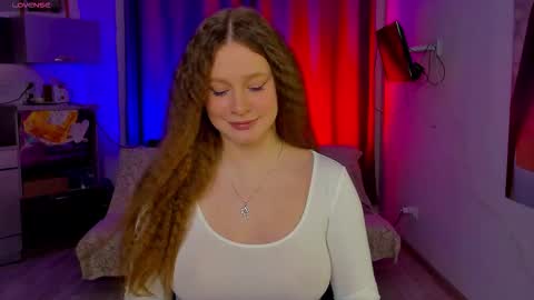 Snapshot of stella_pretty0 chatting on October 19, 2025, 3:45 pm Stella online show from October 19, 2025, 3:45 pm