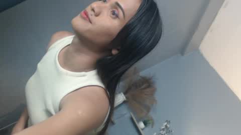 Snapshot of stella_siner chatting on May 7, 2026, 10:04 pm Stella Siner online show from May 7, 2026, 10:04 pm