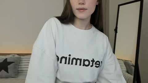 stella_sunny online show from April 9, 2026, 8:09 am