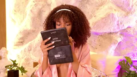 S T E L L A online show from February 12, 2026, 11:00 pm