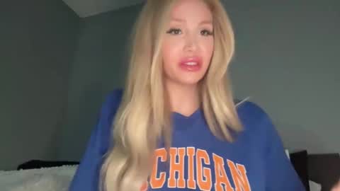 Stella Bella online show from February 14, 2025, 3:43 am