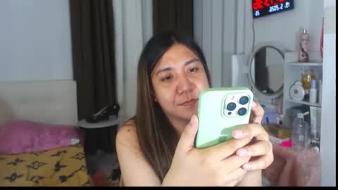 Snapshot of stellahugets chatting on May 18, 2026, 4:13 pm Stella online show from May 18, 2026, 4:13 pm
