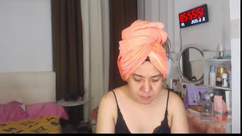 Snapshot of stellahugets chatting on June 7, 2026, 4:22 pm Stella online show from June 7, 2026, 4:22 pm