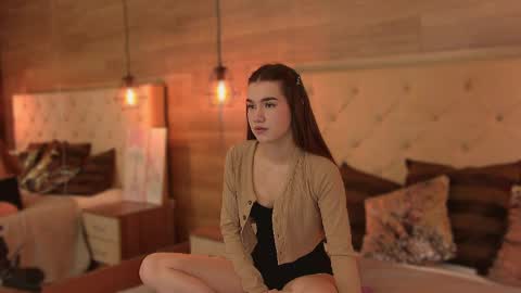 stellapierces online show from April 4, 2026, 6:33 am