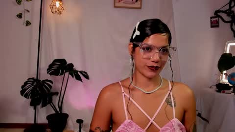 stellart_ online show from March 9, 2025, 4:49 am