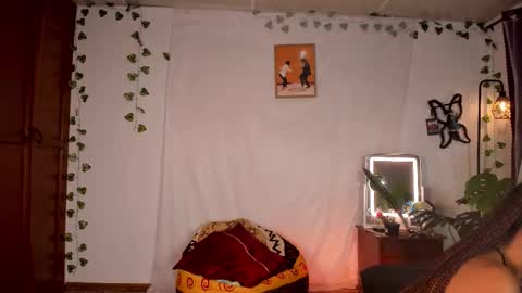 stellart_ online show from September 28, 2025, 2:06 am