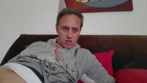 sten015 online show from October 7, 2025, 12:35 pm