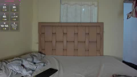 Stepcouple   online show from March 1, 2025, 10:10 pm