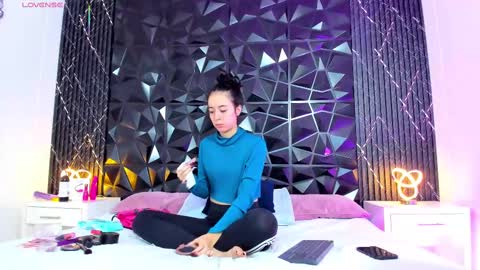 stephanandsamantha online show from September 20, 2025, 9:05 pm