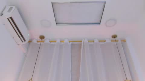 Snapshot of stephania_aguirre_ chatting on June 1, 2026, 12:07 pm Stephania online show from June 1, 2026, 12:07 pm