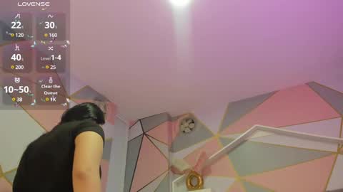         online show from February 5, 2025, 2:40 am