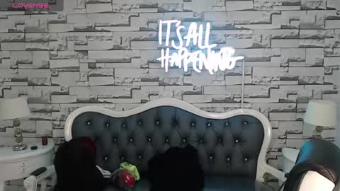 Stephania online show from February 11, 2025, 10:59 am