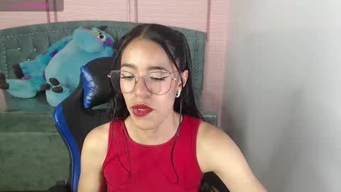 Stephania online show from February 21, 2025, 1:44 pm