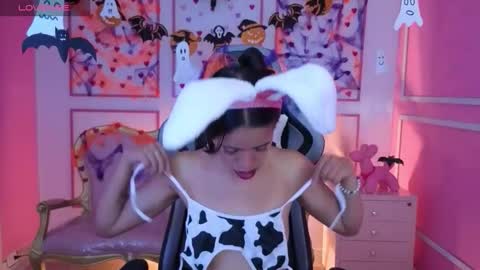 Stephania online show from October 25, 2025, 12:23 pm