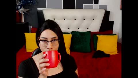 stephanie_dollss online show from June 9, 2026, 6:19 pm