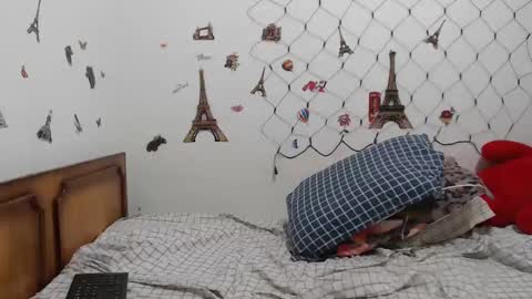 Stephanie   online show from March 10, 2025, 11:32 am